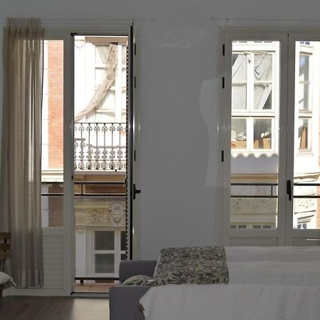 Modern Studio Flat Close To Plaza Merced Málaga Buitenkant foto
