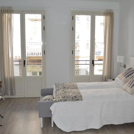 Modern Studio Flat Close To Plaza Merced Málaga Buitenkant foto