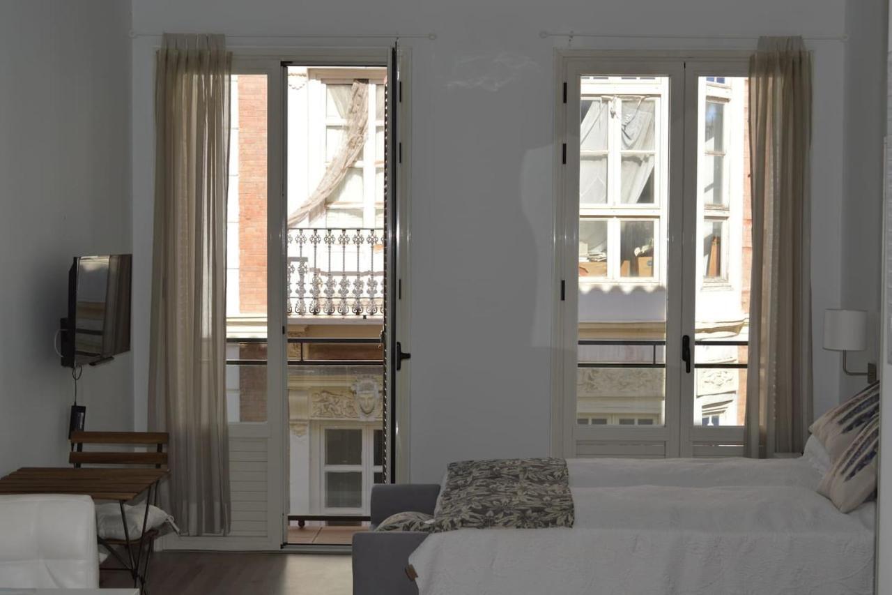 Modern Studio Flat Close To Plaza Merced Málaga Buitenkant foto