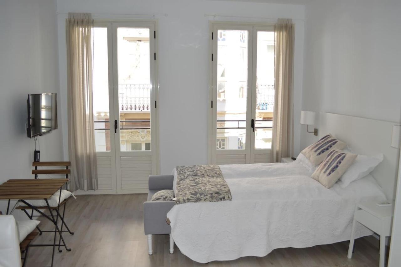 Modern Studio Flat Close To Plaza Merced Málaga Buitenkant foto