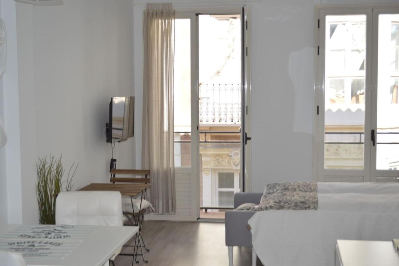 Modern Studio Flat Close To Plaza Merced Málaga Buitenkant foto